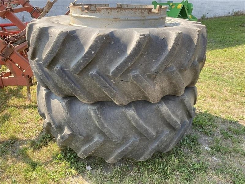Dual 5-klods 580/70r38 - Neumáticos y llantas para Maquinaria agrícola: foto 1 Dual 5-klods 580/70r38 - Neumáticos y llantas para Maquinaria agrícola: foto 1