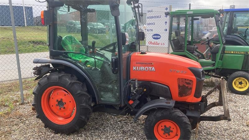 Kubota STW37 Kun 1145 timer - Tractor municipal: foto 1 Kubota STW37 Kun 1145 timer - Tractor municipal: foto 1