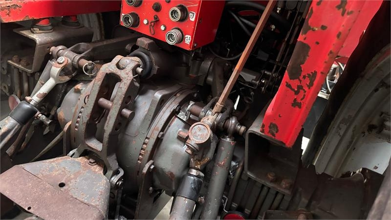 Massey Ferguson 699 - Tractor: foto 3 Massey Ferguson 699 - Tractor: foto 3