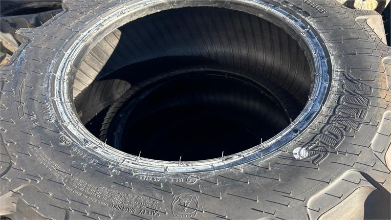 Mitas 420/70-24 - Neumático para Vehículo municipal: foto 2 Mitas 420/70-24 - Neumático para Vehículo municipal: foto 2