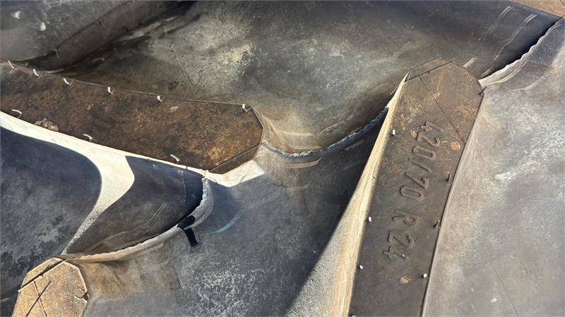 Mitas 420/70-24 - Neumático para Vehículo municipal: foto 3 Mitas 420/70-24 - Neumático para Vehículo municipal: foto 3