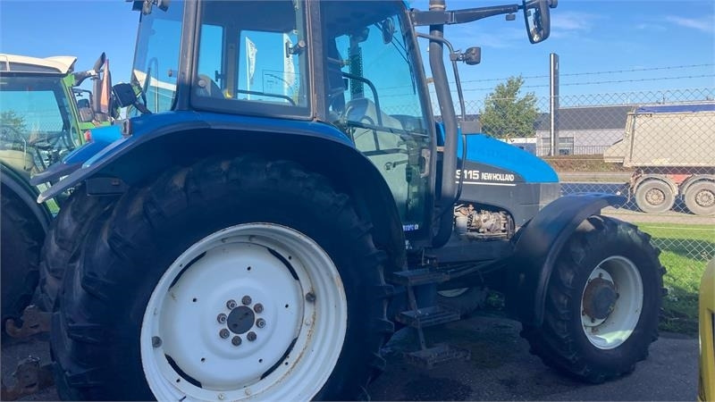 New Holland TS115  - Tractor: foto 2 New Holland TS115  - Tractor: foto 2