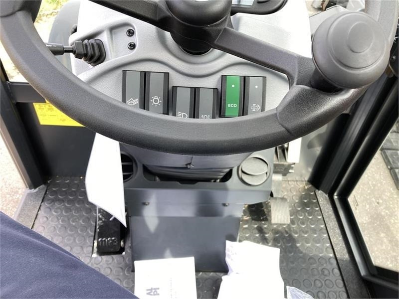 Cargadora articulada Schäffer 2445S Kabine: foto 12