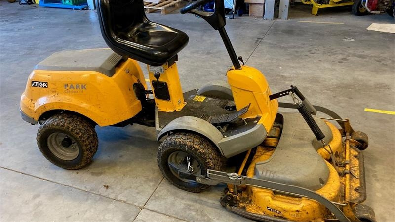 Stiga PARK COMPACT 14 HST 95 Combi - Cortacésped: foto 1 Stiga PARK COMPACT 14 HST 95 Combi - Cortacésped: foto 1