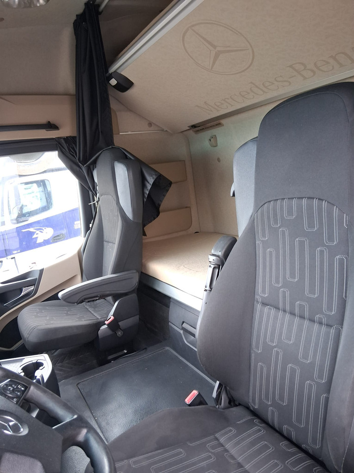 MERCEDES-BENZ 1845 LS - Cabeza tractora: foto 5 MERCEDES-BENZ 1845 LS - Cabeza tractora: foto 5