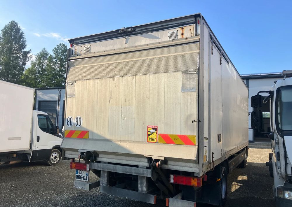 Mercedes-Benz Atego 1218 kurierka kontener - Camión caja cerrada: foto 4 Mercedes-Benz Atego 1218 kurierka kontener - Camión caja cerrada: foto 4