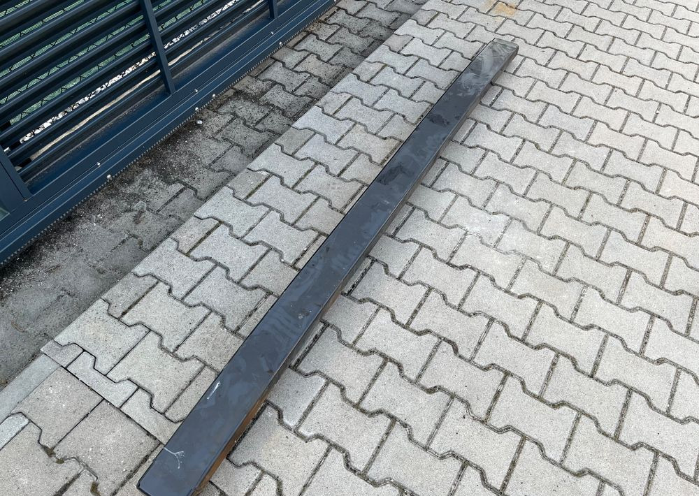 Belka najazdowa Iveco S-Way zderzak S Way - Parachoques para Camión: foto 1 Belka najazdowa Iveco S-Way zderzak S Way - Parachoques para Camión: foto 1