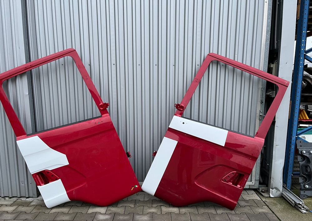 Drzwi Scania R Streamline XPI prawe lewe - Puerta y piezas para Camión: foto 1 Drzwi Scania R Streamline XPI prawe lewe - Puerta y piezas para Camión: foto 1