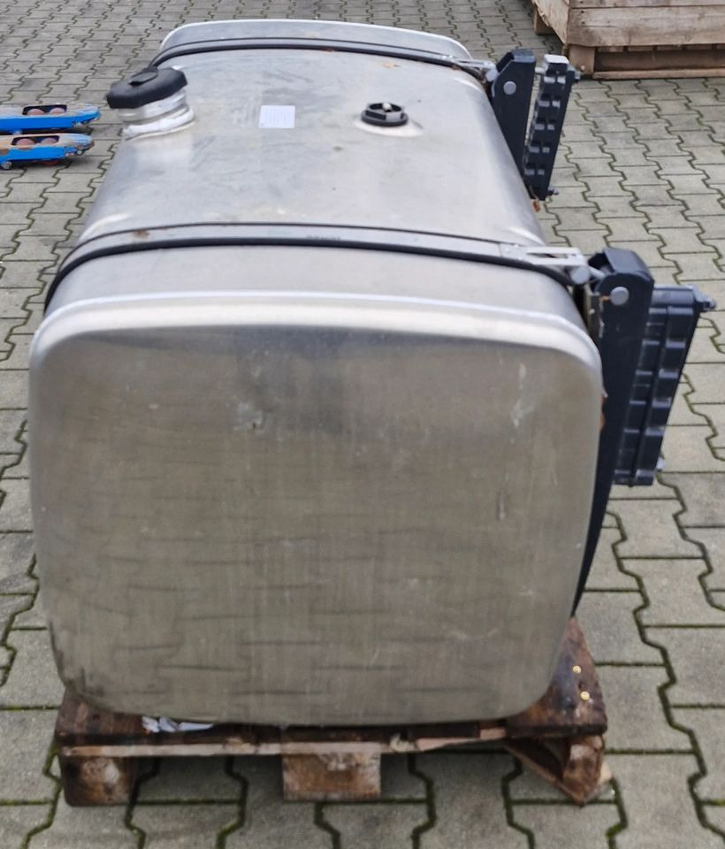 IVECO S WAY HI WAY STRALIS ZBIORNIK PALIWA NOWY - Sistema de combustible: foto 3 IVECO S WAY HI WAY STRALIS ZBIORNIK PALIWA NOWY - Sistema de combustible: foto 3