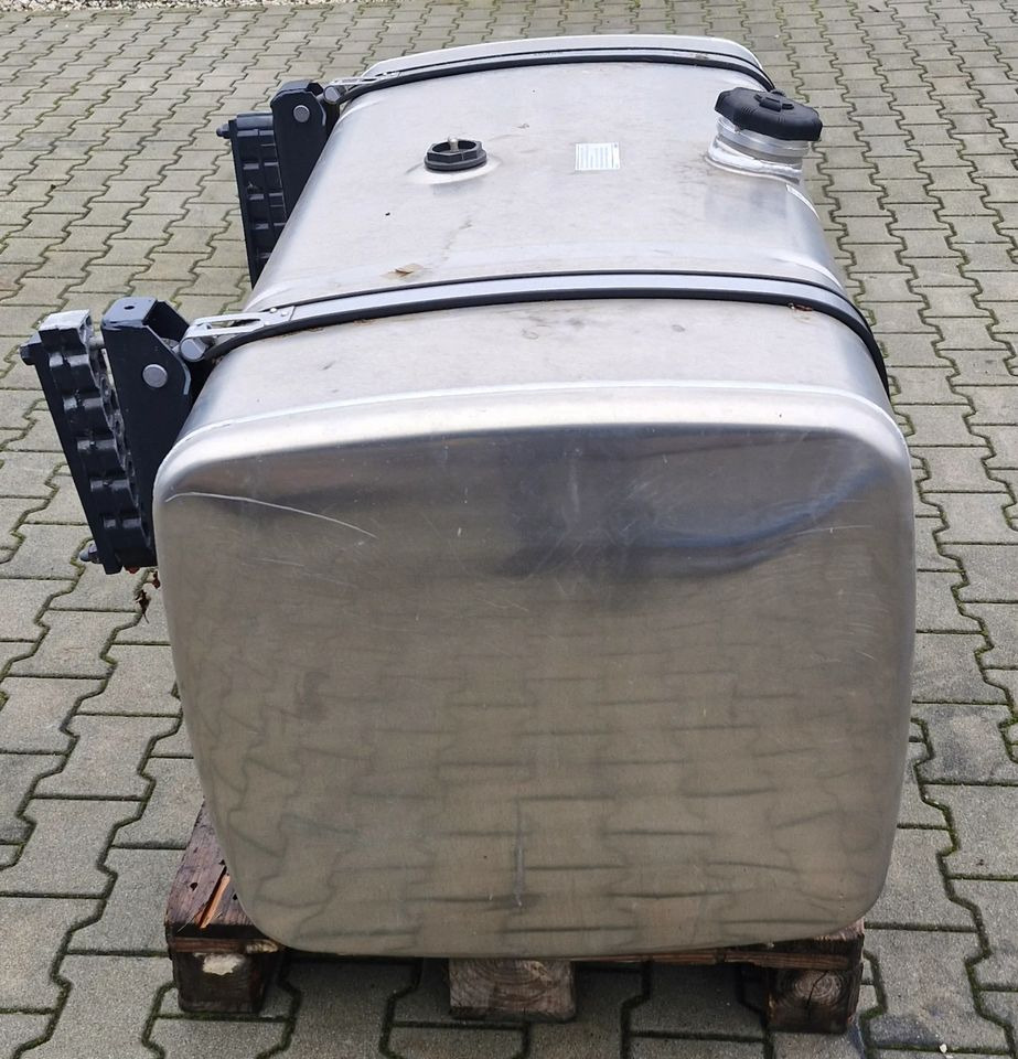 IVECO S WAY HI WAY STRALIS ZBIORNIK PALIWA NOWY - Sistema de combustible: foto 2 IVECO S WAY HI WAY STRALIS ZBIORNIK PALIWA NOWY - Sistema de combustible: foto 2