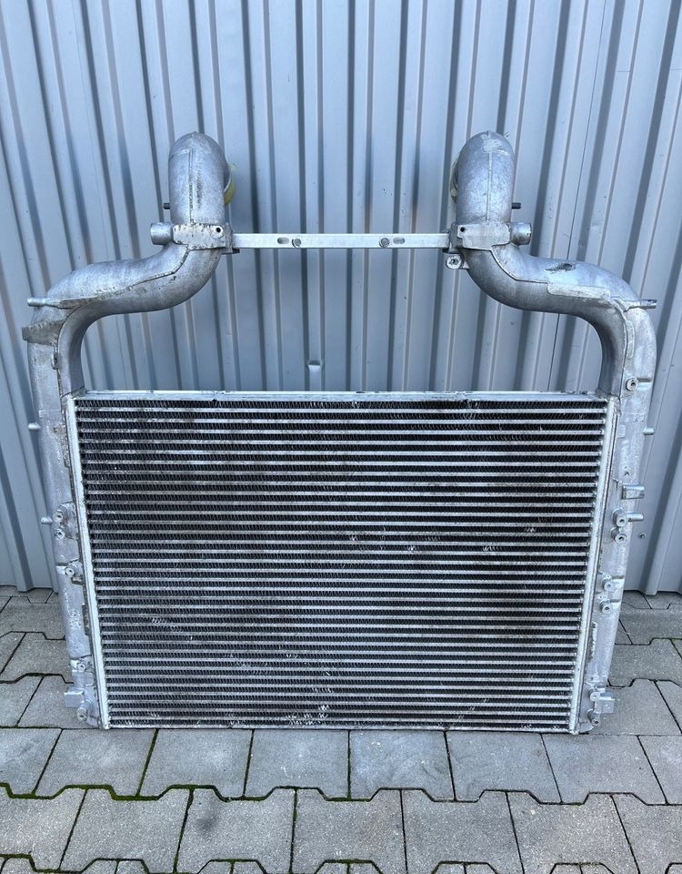 Intercooler DAF XF 106 euro 6 lift chłodnica powietrza 2021 - Sistema de refrigeración para Camión: foto 1 Intercooler DAF XF 106 euro 6 lift chłodnica powietrza 2021 - Sistema de refrigeración para Camión: foto 1