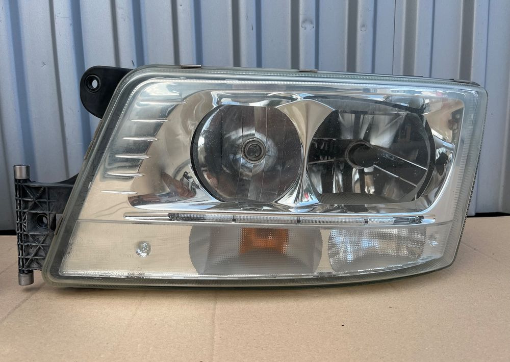 Lampa xenon MAN TGX TGS euro 6 reflektor ksenon - Luz/ Iluminación para Camión: foto 3 Lampa xenon MAN TGX TGS euro 6 reflektor ksenon - Luz/ Iluminación para Camión: foto 3
