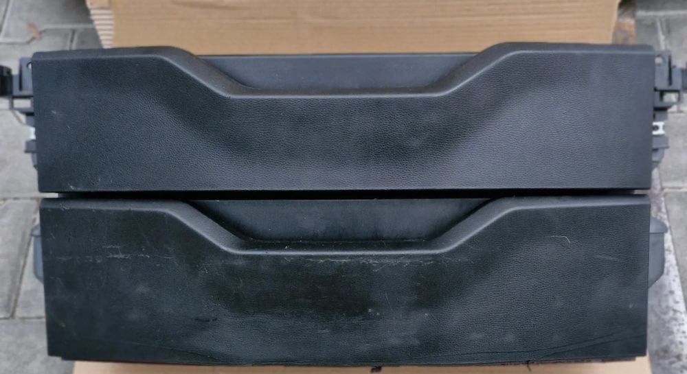 MAN TG3 TGX SZUFLADA KONSOLA - Cabina e interior: foto 1 MAN TG3 TGX SZUFLADA KONSOLA - Cabina e interior: foto 1