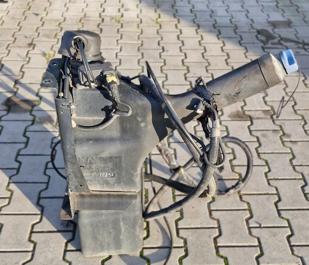 MAN TG3 TGX ZBIORNIK ADBLUE 81.15402-5037 - Sistema de combustible: foto 3 MAN TG3 TGX ZBIORNIK ADBLUE 81.15402-5037 - Sistema de combustible: foto 3