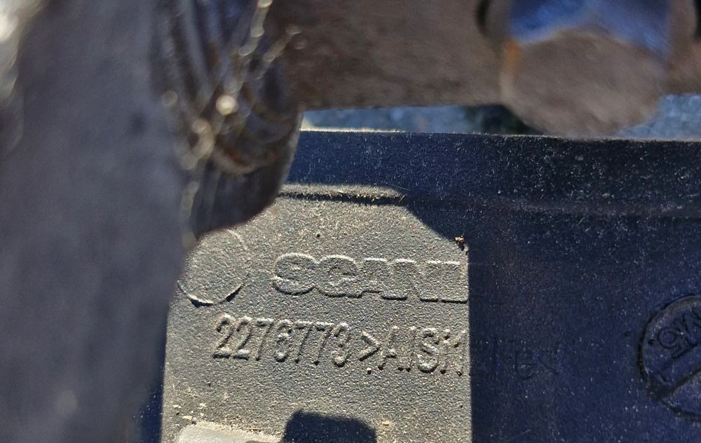 SCANIA P NGT UCHWYT RĄCZKA PODSZYBIE 2276773 - Carrocería y exterior: foto 2 SCANIA P NGT UCHWYT RĄCZKA PODSZYBIE 2276773 - Carrocería y exterior: foto 2