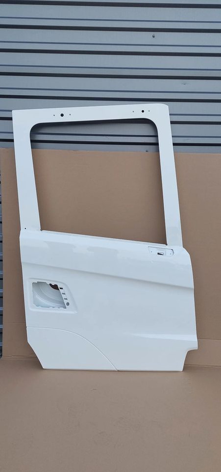 SCANIA R S L NOWY MODEL DRZWI PRAWE - Puerta y piezas para Camión: foto 1 SCANIA R S L NOWY MODEL DRZWI PRAWE - Puerta y piezas para Camión: foto 1