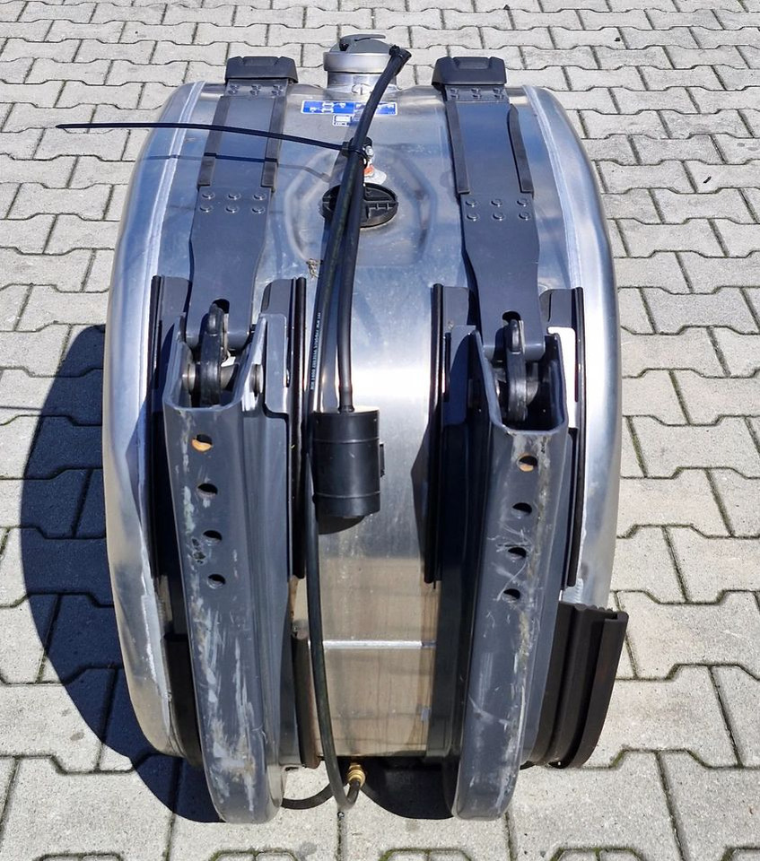 SCANIA R S ZBIORNIK PALIWA 220L NOWY - Sistema de combustible: foto 2 SCANIA R S ZBIORNIK PALIWA 220L NOWY - Sistema de combustible: foto 2