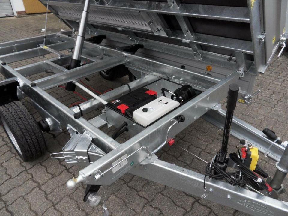 Böckmann PKW Anhänger Dreiseitenkipper 3,5 to. 13 " - Remolque volquete: foto 5 Böckmann PKW Anhänger Dreiseitenkipper 3,5 to. 13 " - Remolque volquete: foto 5