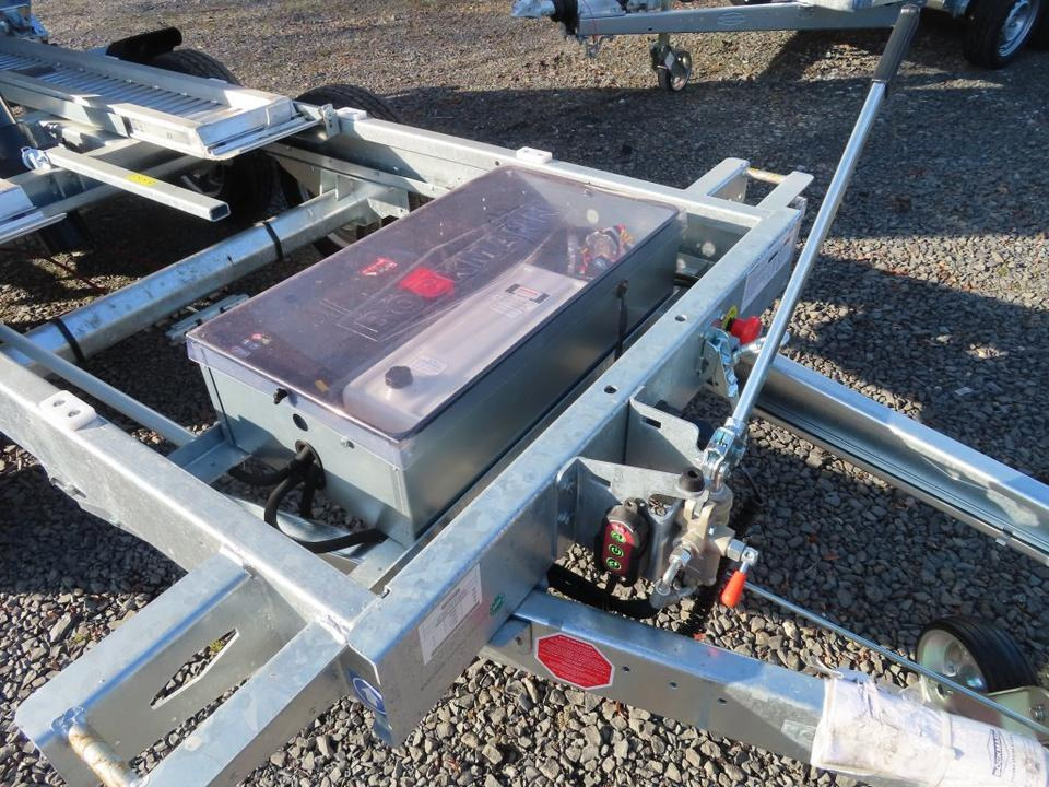 Böckmann PKW-Anhänger Elektro-Dreiseitenkipper 3,5 to Stahlbord. - Remolque volquete: foto 5 Böckmann PKW-Anhänger Elektro-Dreiseitenkipper 3,5 to Stahlbord. - Remolque volquete: foto 5