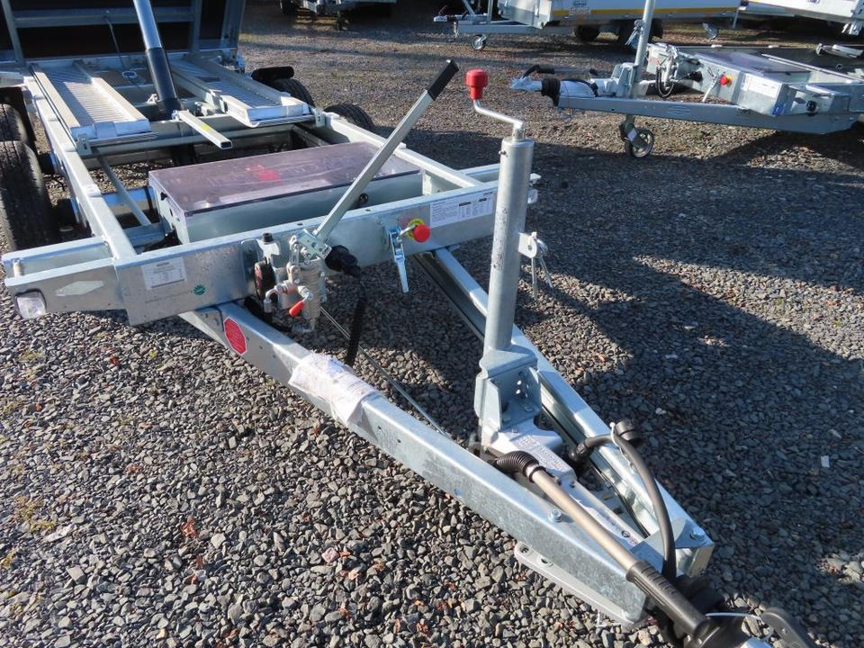 Böckmann PKW-Anhänger Elektro-Dreiseitenkipper 3,5 to Stahlbord. - Remolque volquete: foto 4 Böckmann PKW-Anhänger Elektro-Dreiseitenkipper 3,5 to Stahlbord. - Remolque volquete: foto 4