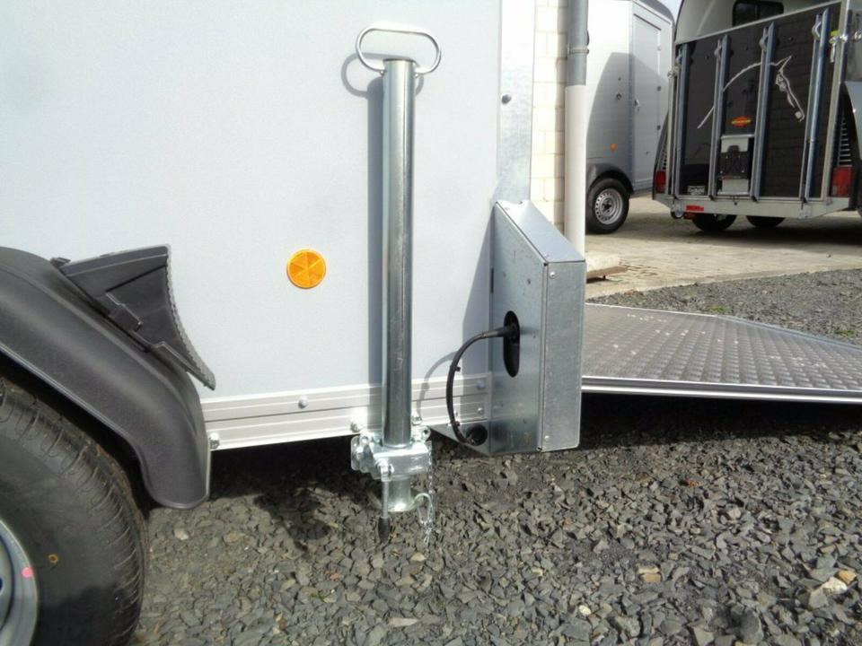 Remolque caja cerrada Böckmann PKW-Anhänger, KT3015/20 M-F, Auffahrrampe, 2,0 to.: foto 8 Remolque caja cerrada Böckmann PKW-Anhänger, KT3015/20 M-F, Auffahrrampe, 2,0 to.: foto 8