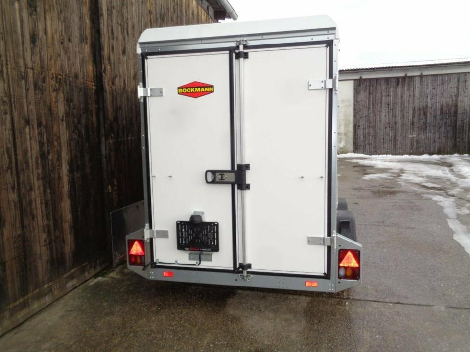 Böckmann PKW-Anhänger, KT3015/20 M-F, Koffer, 2,0 to. - Remolque caja cerrada: foto 3 Böckmann PKW-Anhänger, KT3015/20 M-F, Koffer, 2,0 to. - Remolque caja cerrada: foto 3
