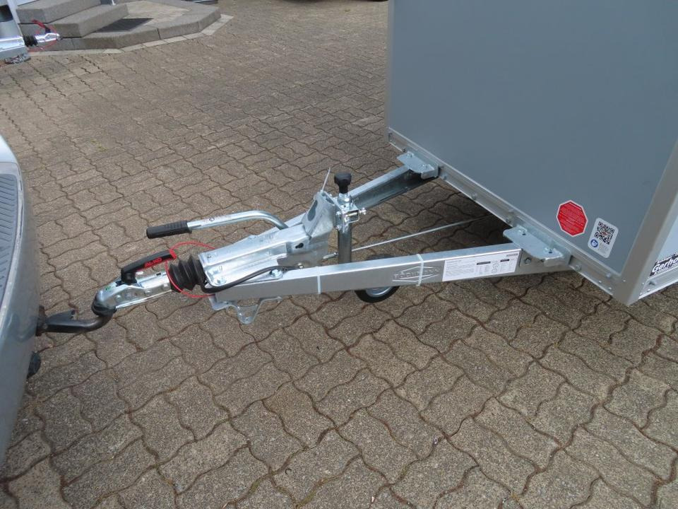 Böckmann PKW-Anhänger Koffer KT2513/135 F Tür-Rampekombination - Remolque caja cerrada: foto 4 Böckmann PKW-Anhänger Koffer KT2513/135 F Tür-Rampekombination - Remolque caja cerrada: foto 4