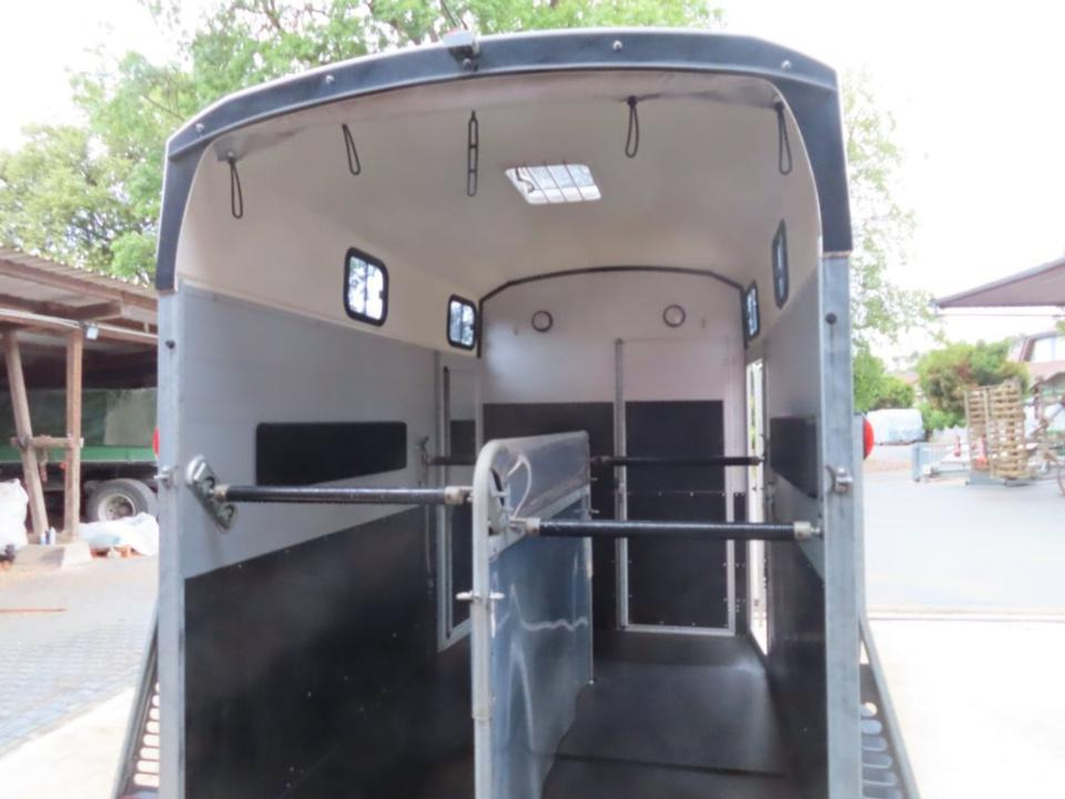 Böckmann Pferdeanhänger Big Portax WCF 100km/h SaKa. Viedok. - Remolque para caballos: foto 3 Böckmann Pferdeanhänger Big Portax WCF 100km/h SaKa. Viedok. - Remolque para caballos: foto 3