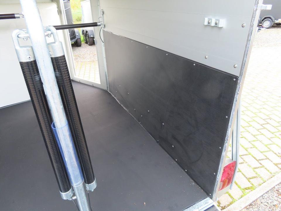 Böckmann Pferdeanhänger Champion Esprit ECO Sattelkammer - Remolque para caballos: foto 4 Böckmann Pferdeanhänger Champion Esprit ECO Sattelkammer - Remolque para caballos: foto 4