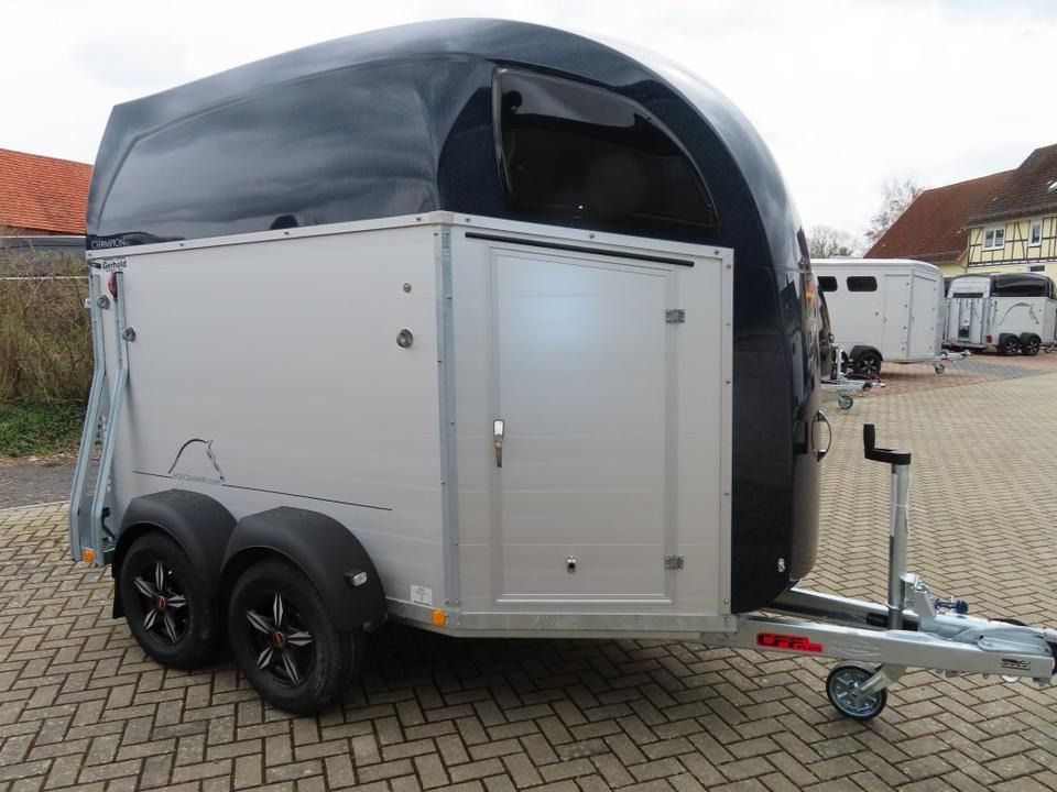 Böckmann Pferdeanhänger Champion R Flügeltür Saka. 100km/h - Remolque para caballos: foto 3 Böckmann Pferdeanhänger Champion R Flügeltür Saka. 100km/h - Remolque para caballos: foto 3