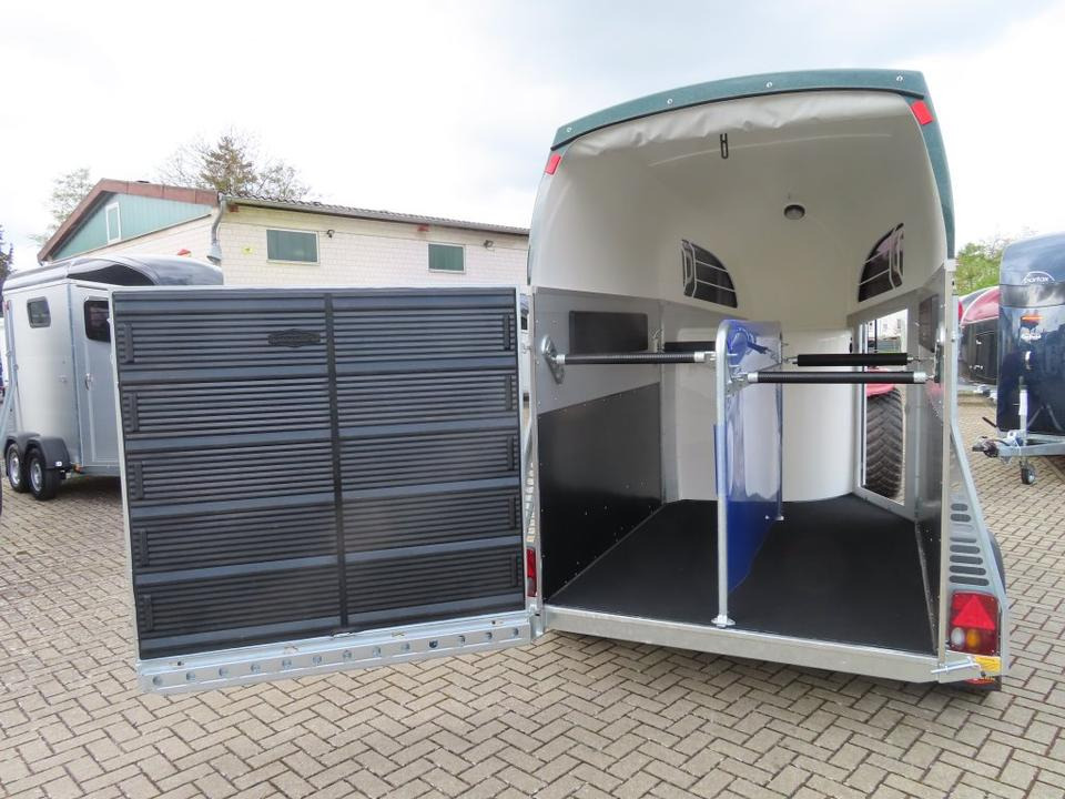 Böckmann Pferdeanhänger Champion R Flügeltür Saka. 100km/h - Remolque para caballos: foto 1 Böckmann Pferdeanhänger Champion R Flügeltür Saka. 100km/h - Remolque para caballos: foto 1