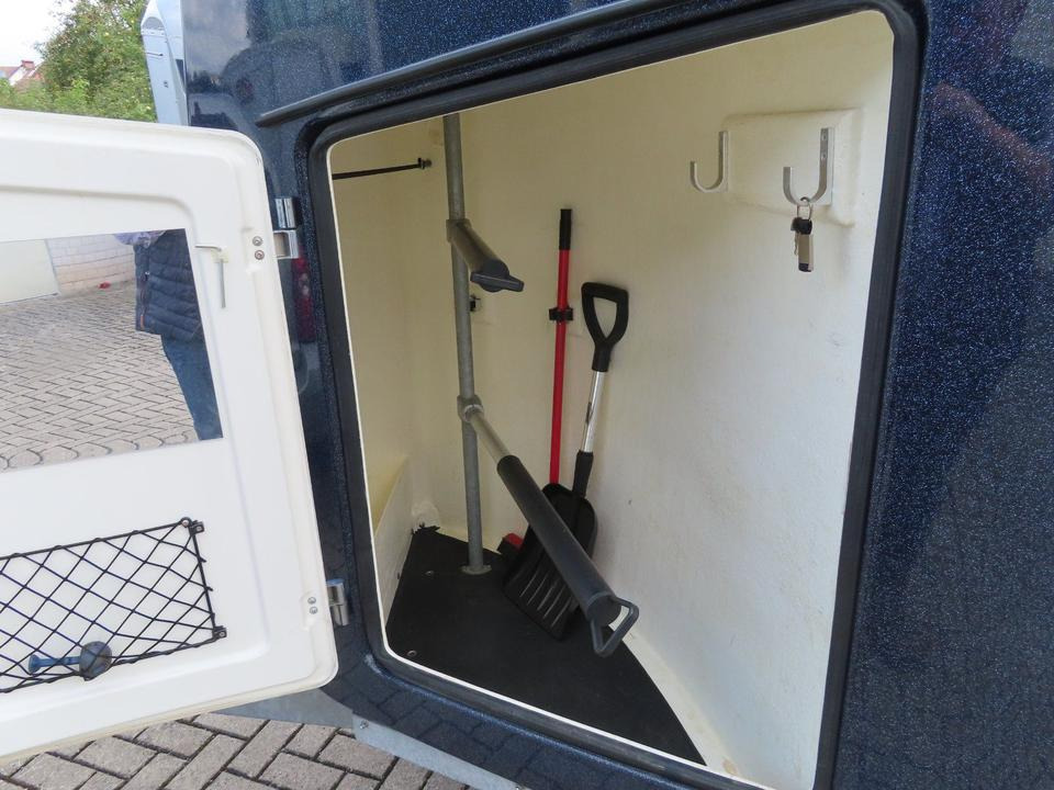 Böckmann, Pferdeanhänger, Comfort, CFF,Aluboden, SaKa, 100 km/h - Remolque para caballos: foto 4 Böckmann, Pferdeanhänger, Comfort, CFF,Aluboden, SaKa, 100 km/h - Remolque para caballos: foto 4