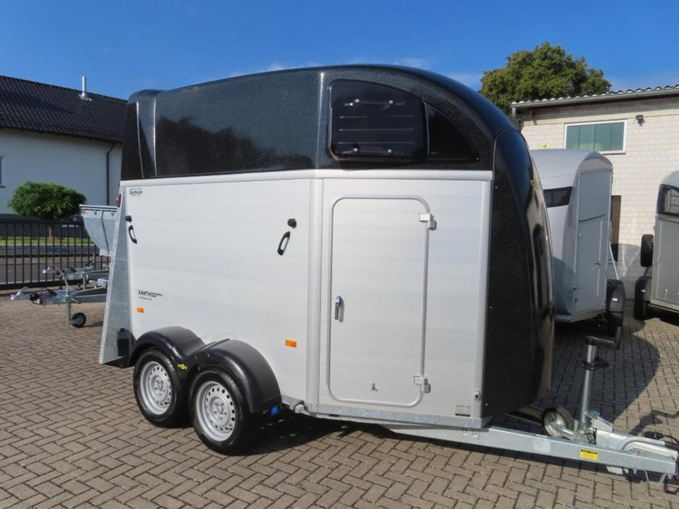 Humbaur,Pferdeanhänger, Xanthos Aero, 2,4 to. SaKa.100 Km/h - Remolque para caballos: foto 2 Humbaur,Pferdeanhänger, Xanthos Aero, 2,4 to. SaKa.100 Km/h - Remolque para caballos: foto 2