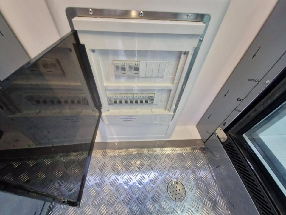 Remolque venta ambulante PKW-Anhänger Food-Trailer Cocktail Bar Verkaufsanhänger 2,75m: foto 12