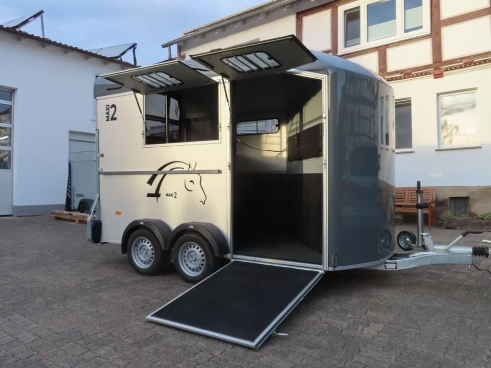 Pferdeanhänger Cheval Liberte MAXI 2 Sattelraum 100 km/h Kamera - Remolque para caballos: foto 1 Pferdeanhänger Cheval Liberte MAXI 2 Sattelraum 100 km/h Kamera - Remolque para caballos: foto 1