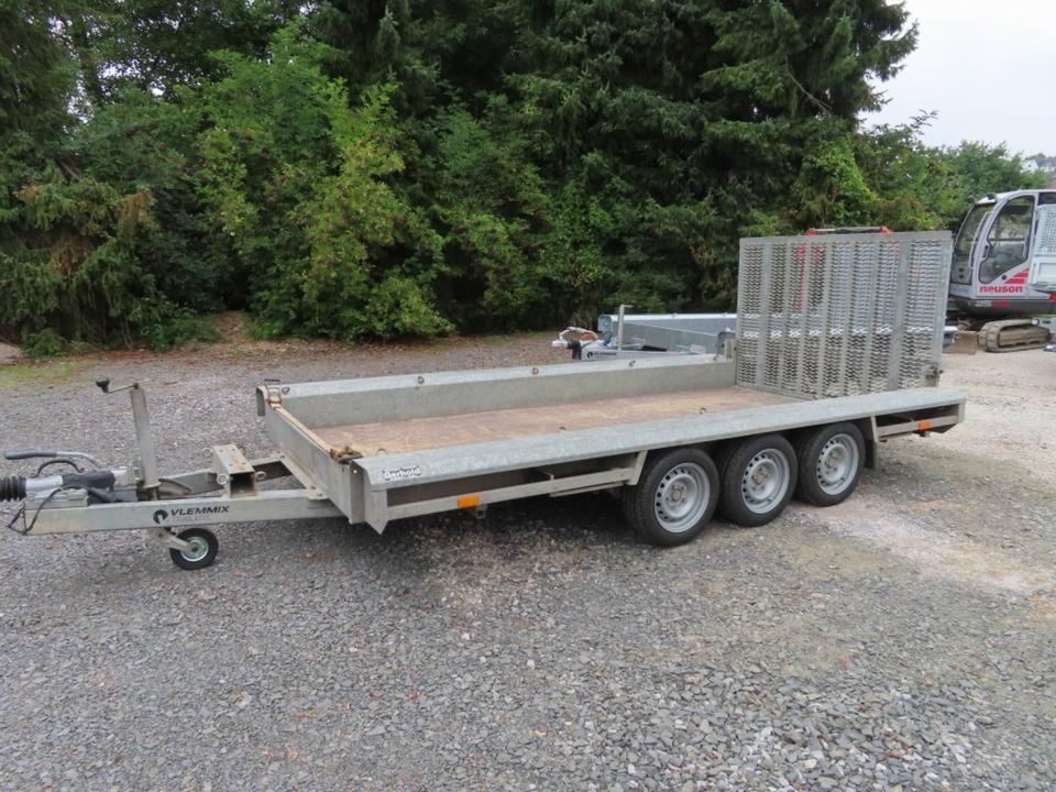 Vlemmix Tridem Maschinentransporter 3,5t Minibagger - Remolque porta maquinaria: foto 1 Vlemmix Tridem Maschinentransporter 3,5t Minibagger - Remolque porta maquinaria: foto 1