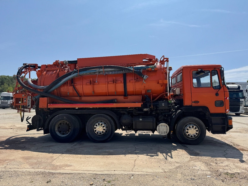 MAN 24.242 (10.000 L / BIG AXLE / 6 CYLINDER WITH MANUAL PUMP / LIKE NEW CONDITION!!!) - Limpieza de alcantarillado: foto 4 MAN 24.242 (10.000 L / BIG AXLE / 6 CYLINDER WITH MANUAL PUMP / LIKE NEW CONDITION!!!) - Limpieza de alcantarillado: foto 4