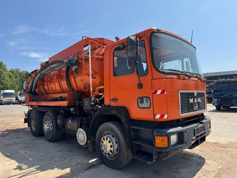 MAN 24.242 (10.000 L / BIG AXLE / 6 CYLINDER WITH MANUAL PUMP / LIKE NEW CONDITION!!!) - Limpieza de alcantarillado: foto 3 MAN 24.242 (10.000 L / BIG AXLE / 6 CYLINDER WITH MANUAL PUMP / LIKE NEW CONDITION!!!) - Limpieza de alcantarillado: foto 3