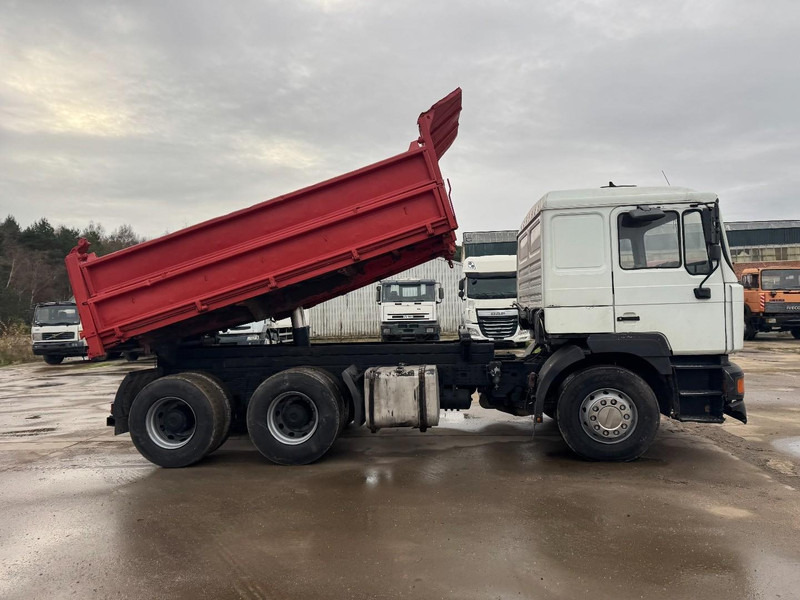MAN 33.414 (BIG AXLE / STEEL SUSPENSION / 6 CYLINDER / MANUAL GEARBOX) - Camión volquete: foto 4 MAN 33.414 (BIG AXLE / STEEL SUSPENSION / 6 CYLINDER / MANUAL GEARBOX) - Camión volquete: foto 4