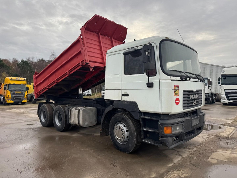 MAN 33.414 (BIG AXLE / STEEL SUSPENSION / 6 CYLINDER / MANUAL GEARBOX) - Camión volquete: foto 3 MAN 33.414 (BIG AXLE / STEEL SUSPENSION / 6 CYLINDER / MANUAL GEARBOX) - Camión volquete: foto 3