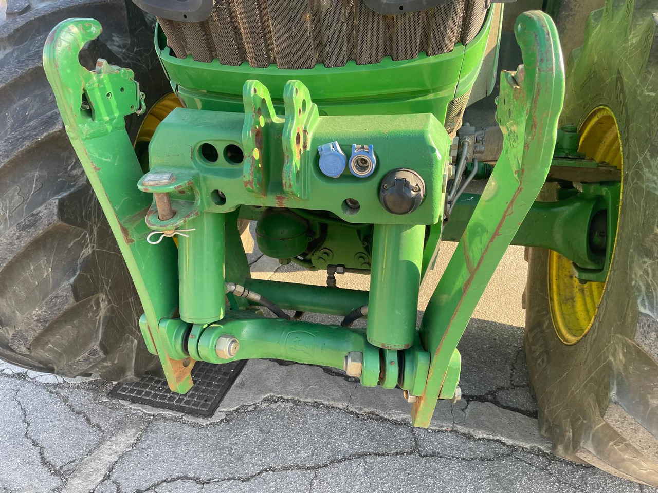 JOHN DEERE 6170 R - Tractor: foto 4 JOHN DEERE 6170 R - Tractor: foto 4