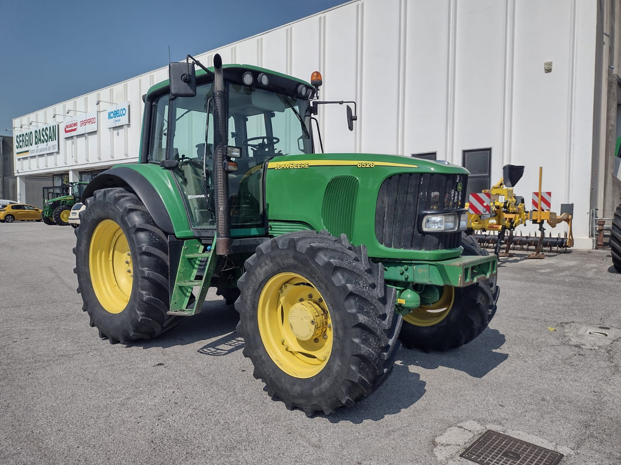 JOHN DEERE 6520 PREMIUM - Tractor: foto 3 JOHN DEERE 6520 PREMIUM - Tractor: foto 3