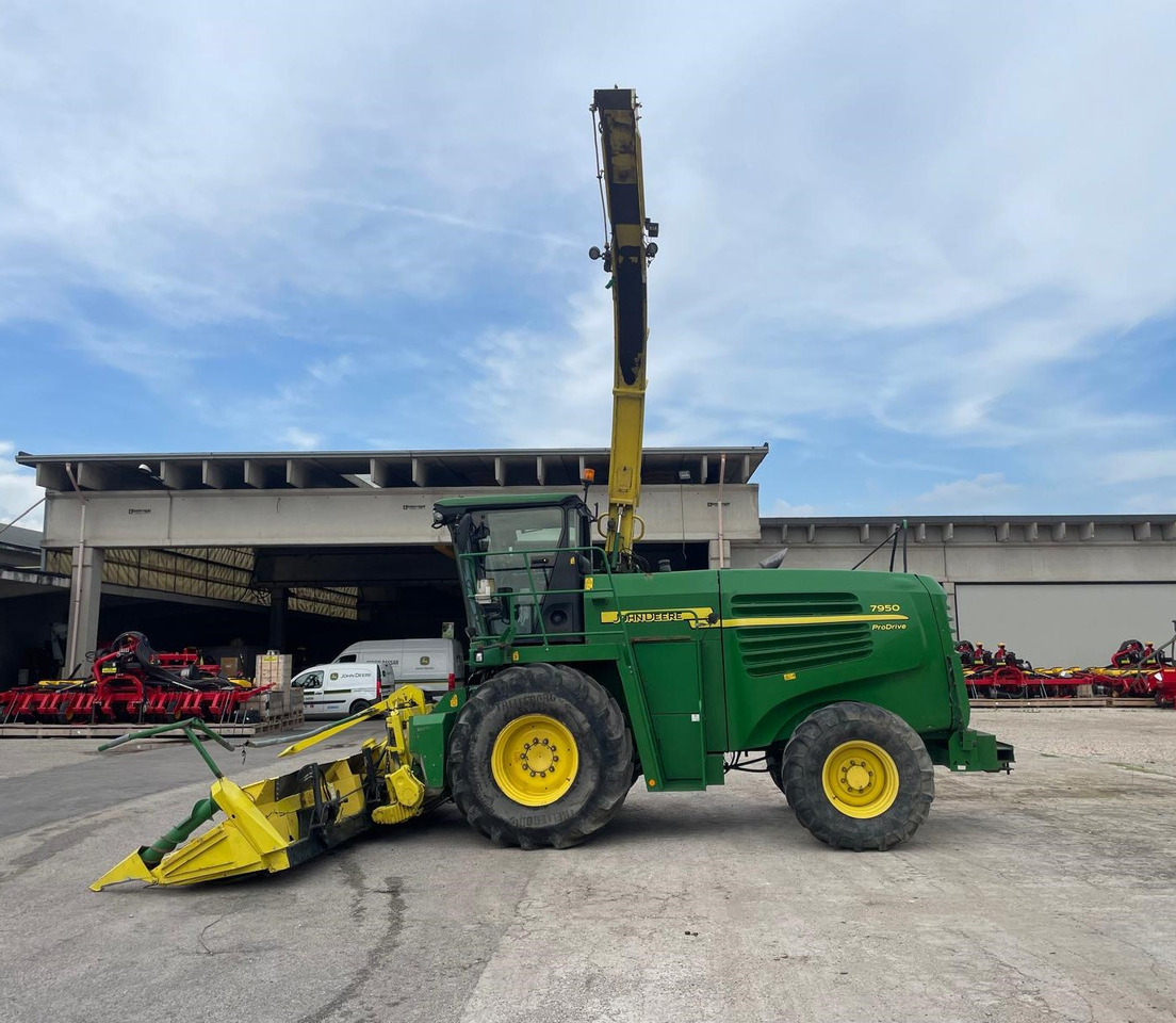 JOHN DEERE TRINCIA 7950 - Cosechadora de forraje: foto 5 JOHN DEERE TRINCIA 7950 - Cosechadora de forraje: foto 5