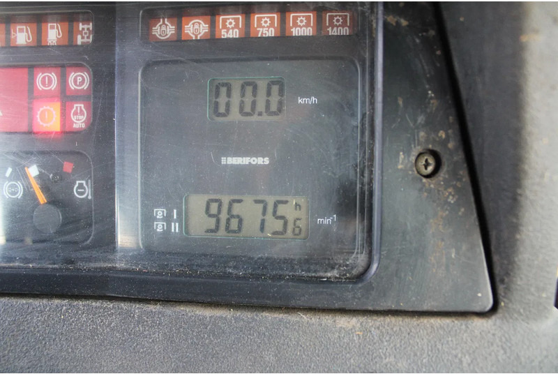 Tractor Case IH CS 150 met fronthef en front pto: foto 9