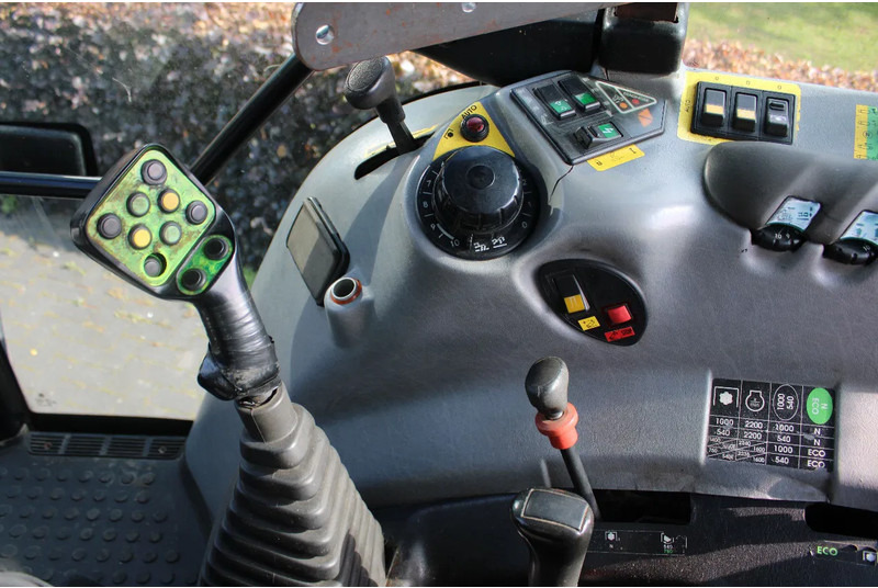 Tractor Case IH CS 150 met fronthef en front pto: foto 12