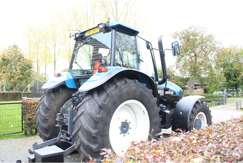 New Holland 8360 - Tractor: foto 3 New Holland 8360 - Tractor: foto 3