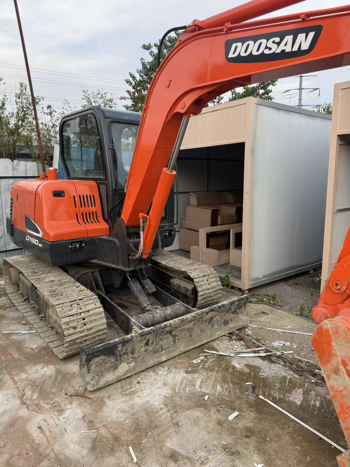 DOOSAN Used large Doosan DX60 excavators, original DX60 used excavators, 6-ton DX60 hydraulic excavators, best-selling at low prices. - Miniexcavadora: foto 4 DOOSAN Used large Doosan DX60 excavators, original DX60 used excavators, 6-ton DX60 hydraulic excavators, best-selling at low prices. - Miniexcavadora: foto 4