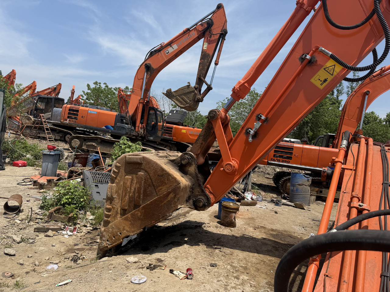 HITACHI used hitachi 350-5g excavator - Excavadora de ruedas: foto 4 HITACHI used hitachi 350-5g excavator - Excavadora de ruedas: foto 4