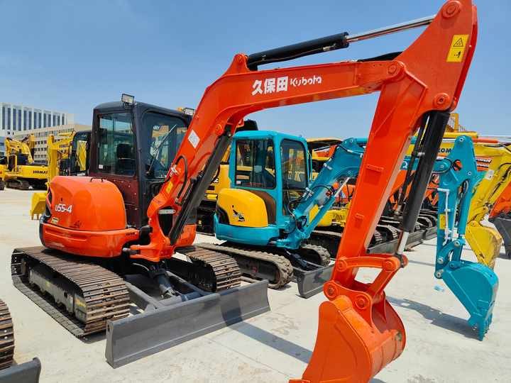 Perfect Condition Kubota U55-4 Japan Brand Mini Excavator with Pusher for Sale 90% Brand New Mini Kubota U25 35 55 5tons - Excavadora: foto 3 Perfect Condition Kubota U55-4 Japan Brand Mini Excavator with Pusher for Sale 90% Brand New Mini Kubota U25 35 55 5tons - Excavadora: foto 3