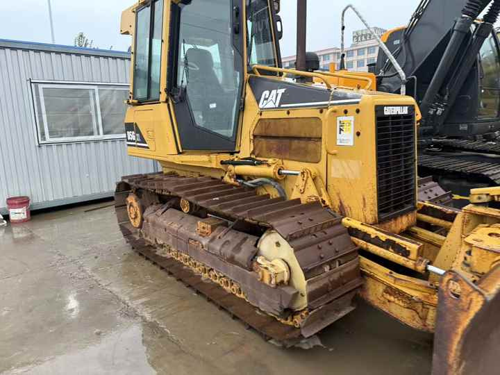 Used Cat D5G Crawler Bulldozer Original CAT Brand Bulldozer Second Hand Cat D5H D5 D5C D5N D5M LGP Dozer for Sale - Bulldozer: foto 4 Used Cat D5G Crawler Bulldozer Original CAT Brand Bulldozer Second Hand Cat D5H D5 D5C D5N D5M LGP Dozer for Sale - Bulldozer: foto 4